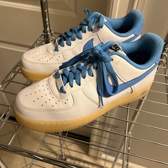 Nike Air Force one. Like new . - Picture 4 of 11